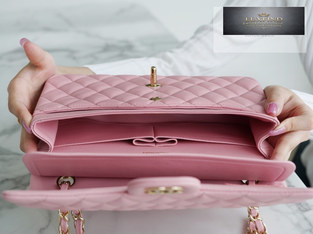 Chanel Classic Medium Lam