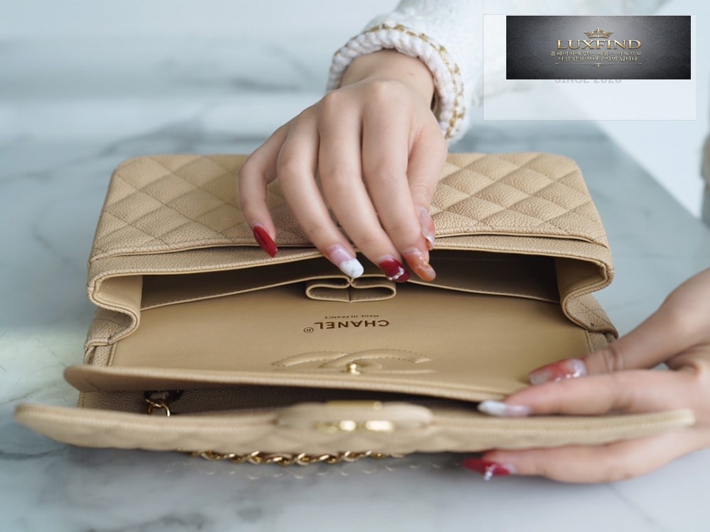 Chanel Classic Medium Caviar
