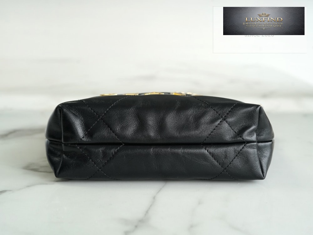 Chanel 22 Mini