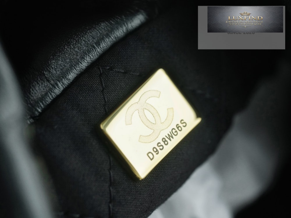 Chanel 22 Mini