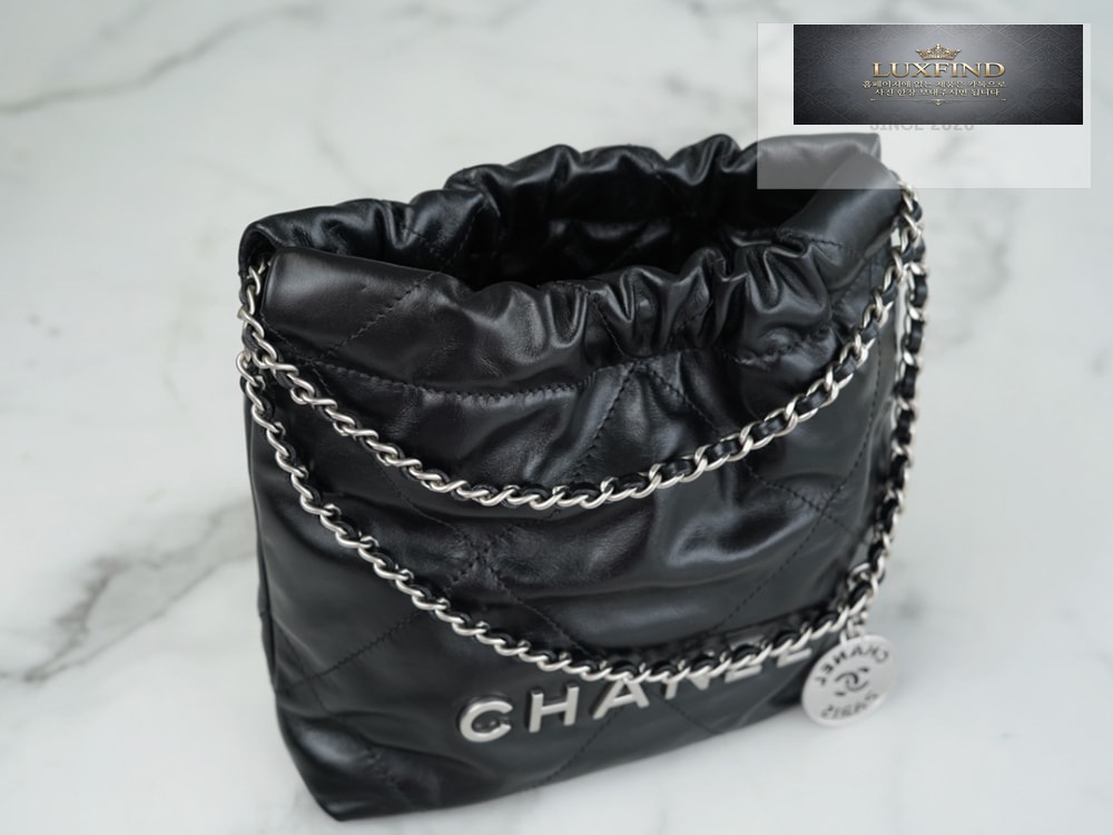 Chanel 22 Mini