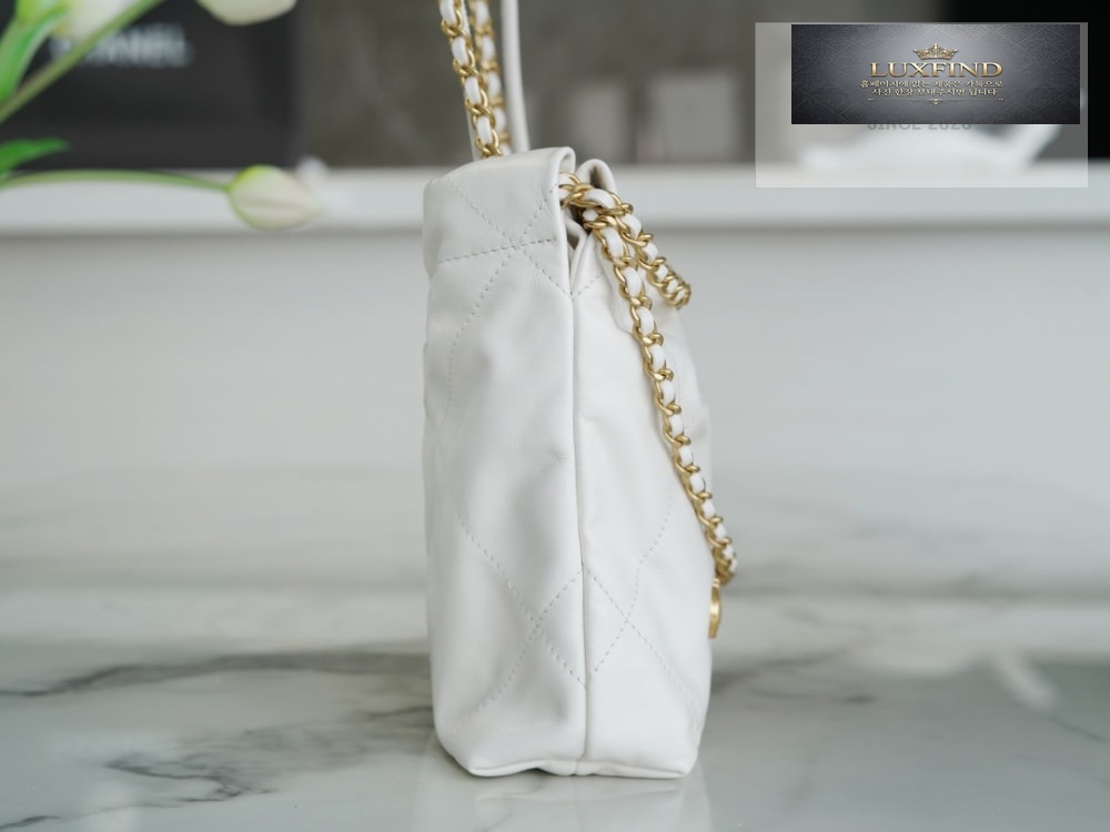 Chanel 22 Mini