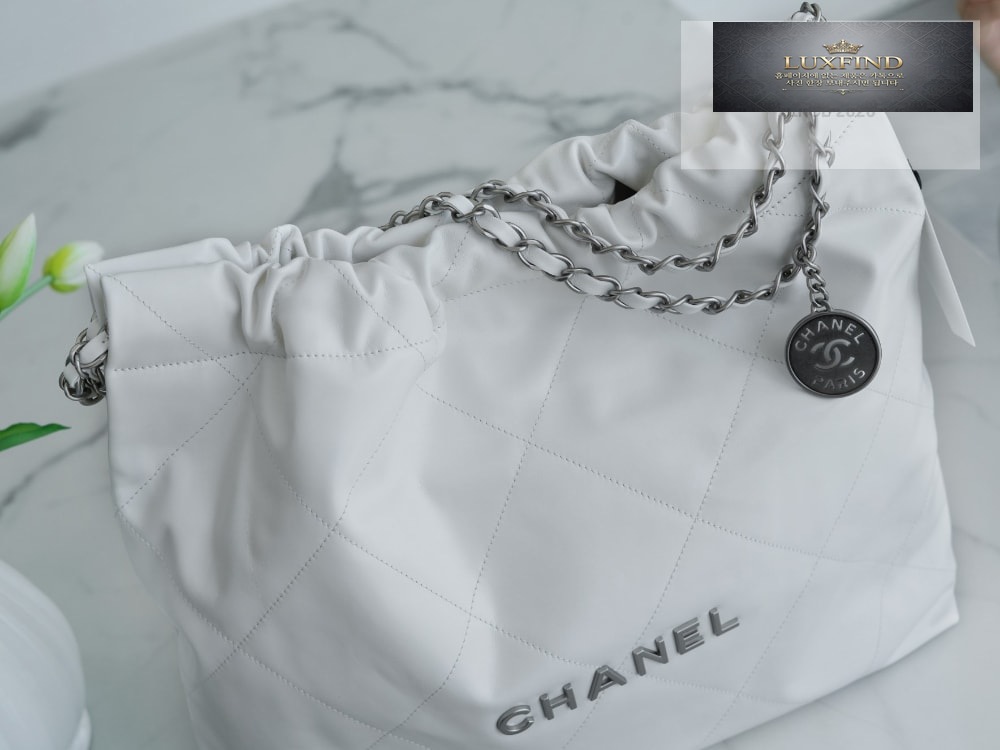 Chanel 22 Medium
