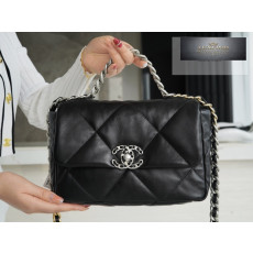 Chanel 19 Medium