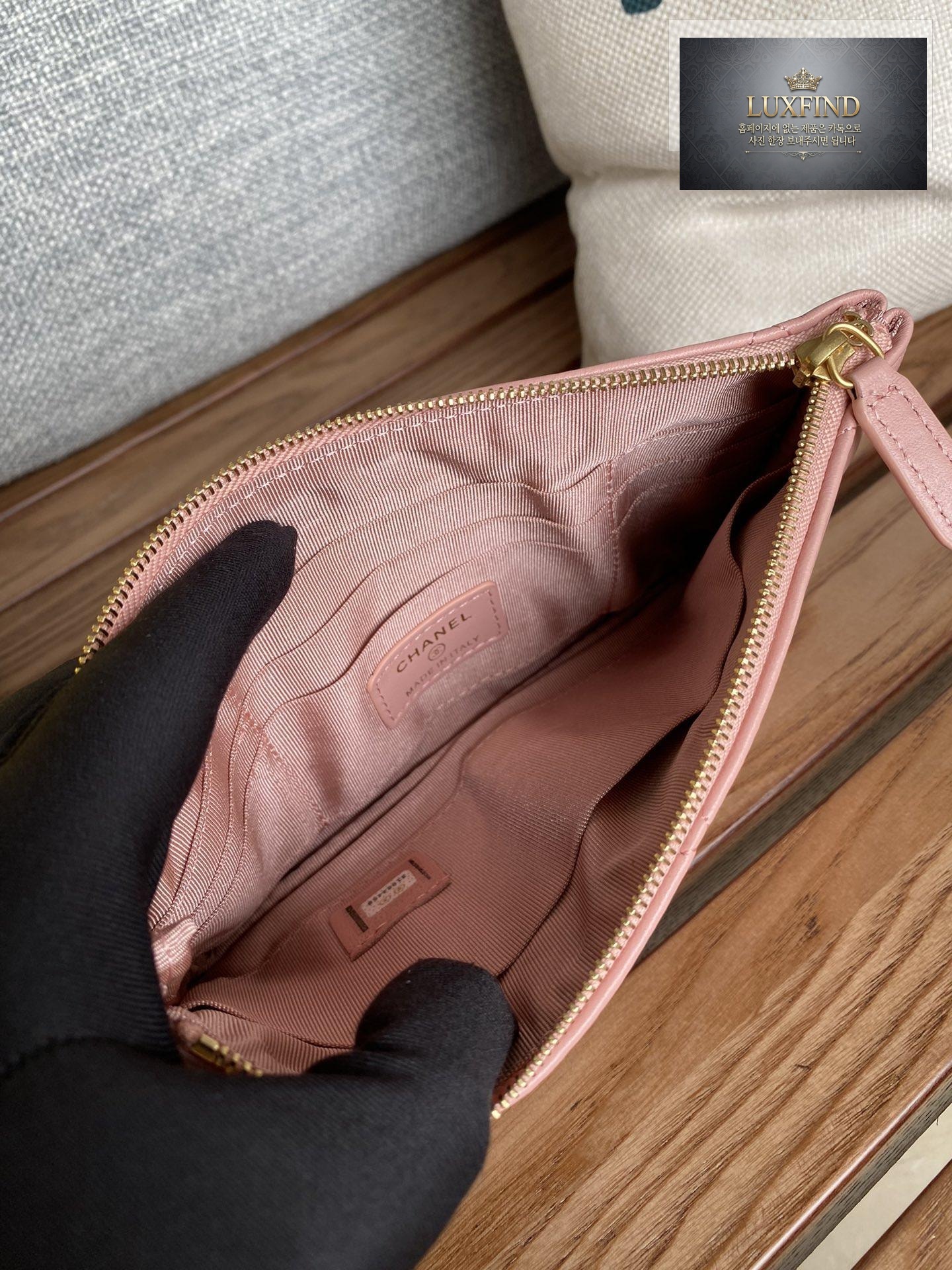 Chanel AP1059