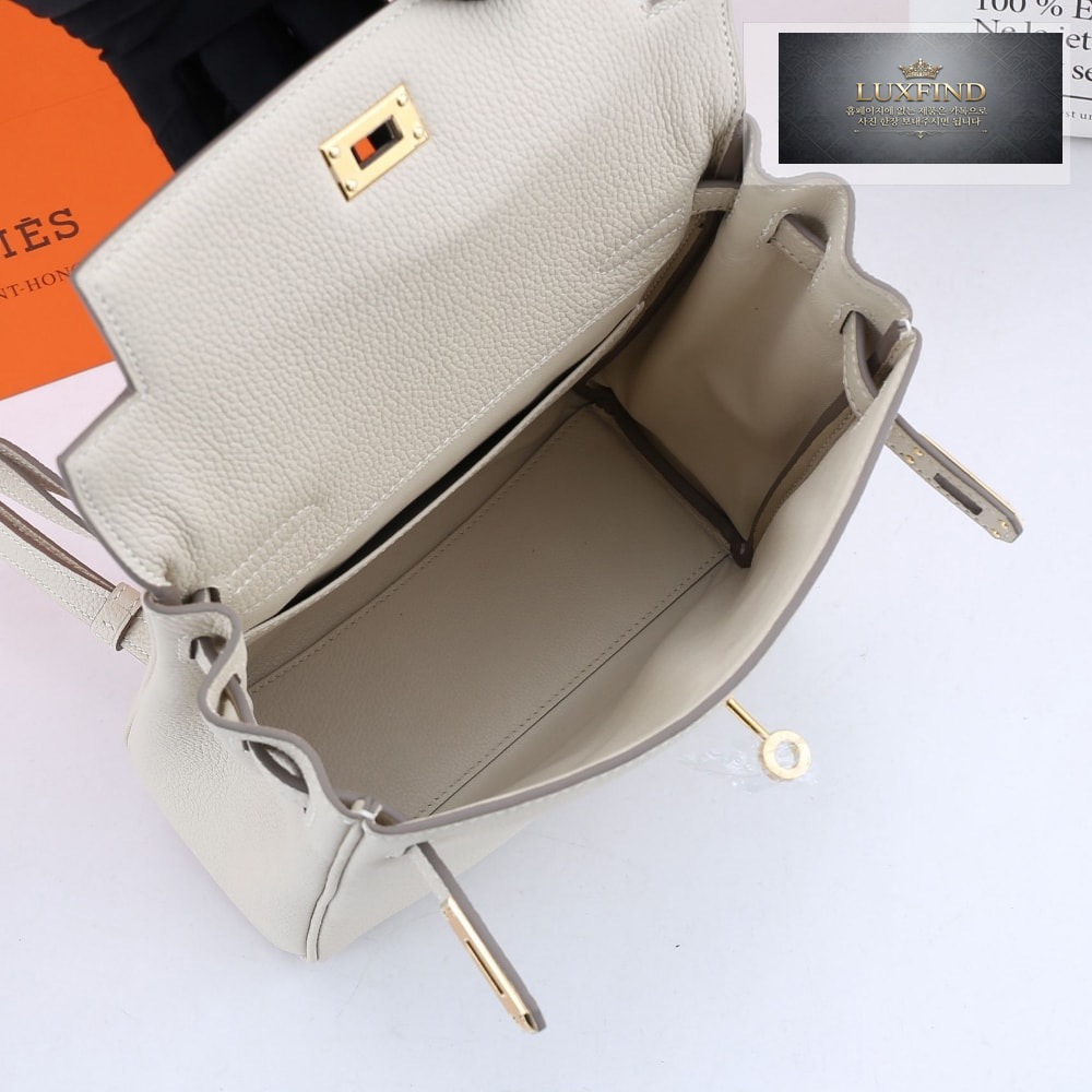 Hermes Kelly Ado 22